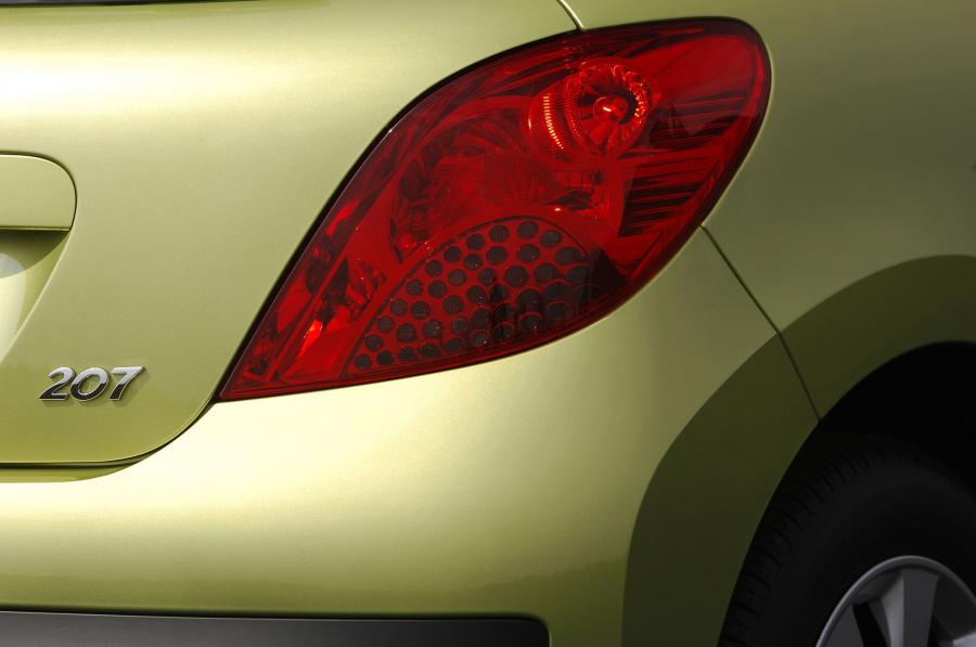  Peugeot 207 2006 года  (фото 108 из 180)